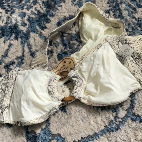 Bikini! - Picture 6 of 8